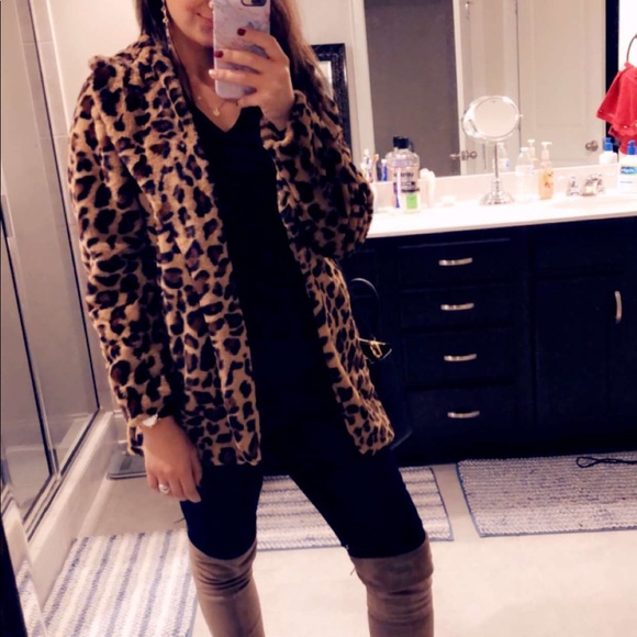 Faux fur jacket 🧥 - Picture 3 of 9